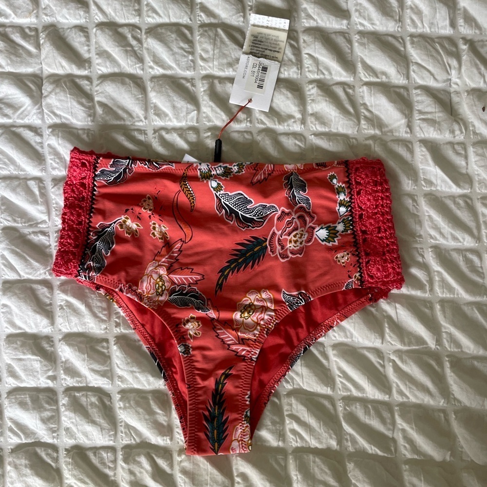 Zíngara lace Floral High-Waisted Bikini Bottoms